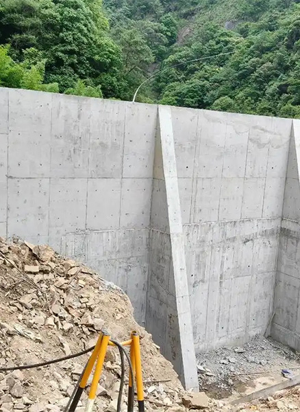 吕梁汾阳重力式挡土墙